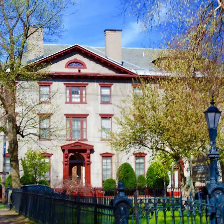 The Stockade Inn